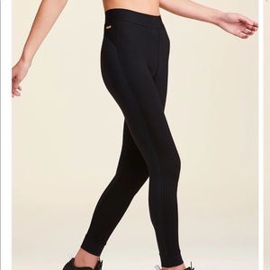 Alala leggings and alala bra (could be worn as a set!)